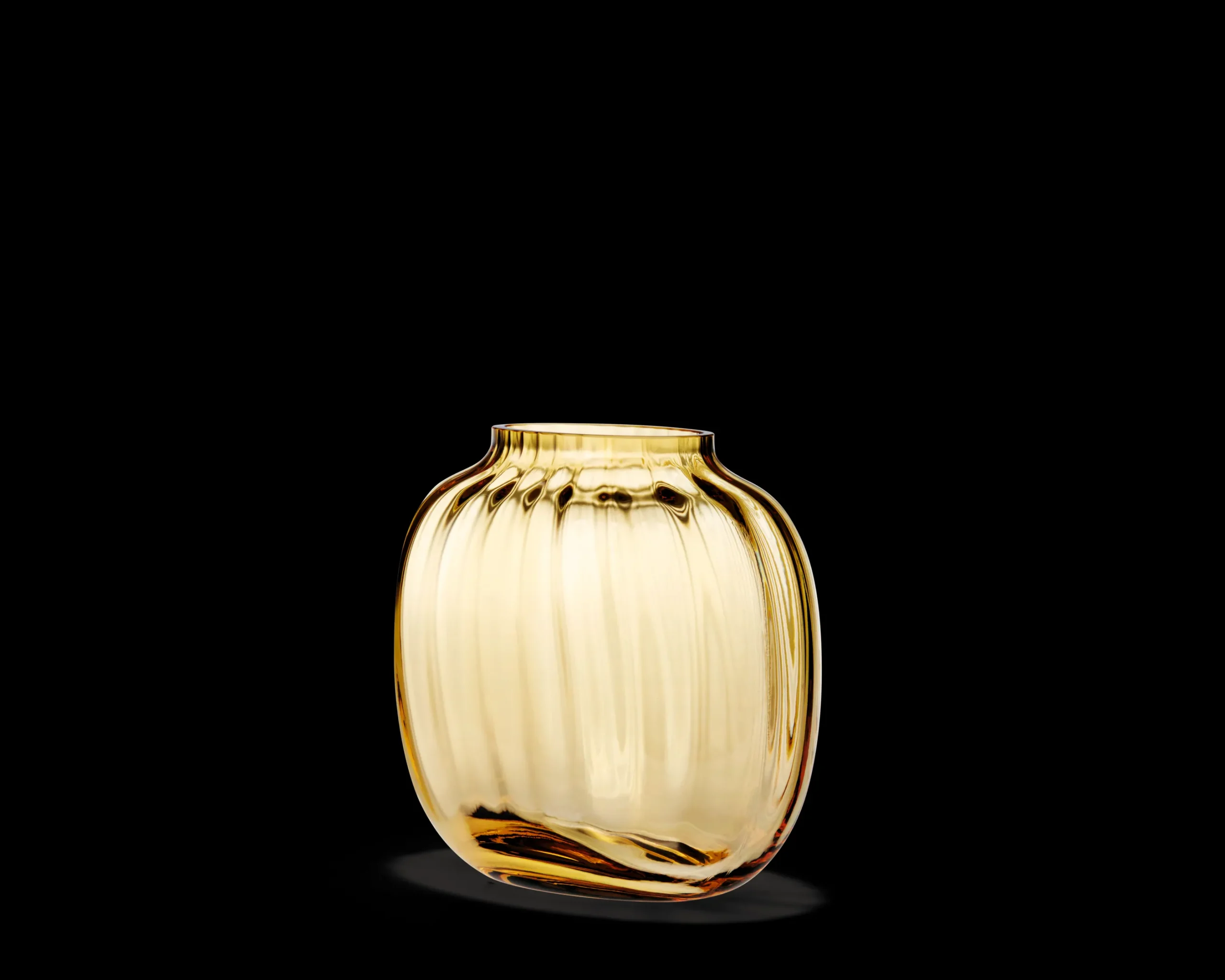 Holmegaard Primula Oval Vase H12.5 amber