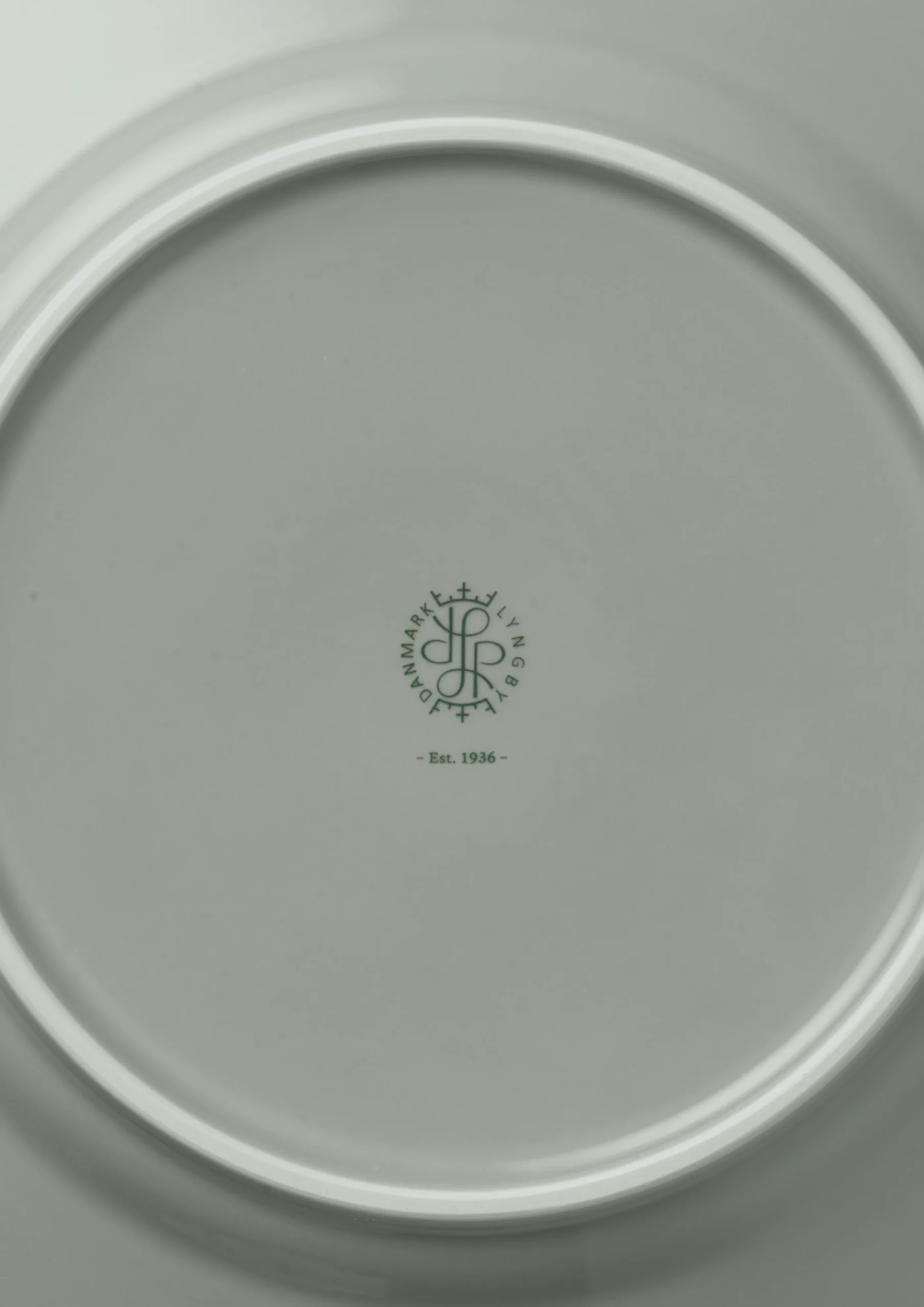 Lyngby Porcelæn Rhombe Earth Lunsjtallerken Ø21 cm moss